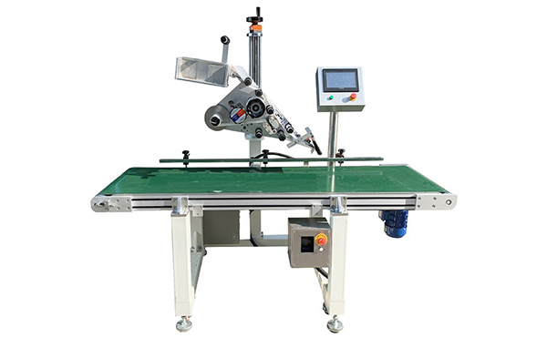 平面貼標(biāo)機(jī)：瞬間提升產(chǎn)品形象！