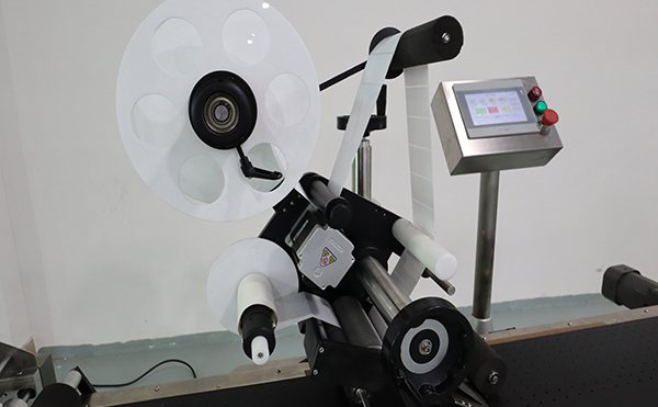 緩存打印貼標(biāo)機(jī),貼標(biāo)機(jī)設(shè)備,轉(zhuǎn)角貼標(biāo)機(jī)