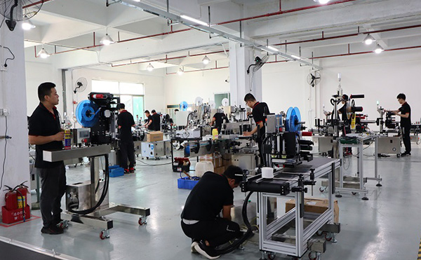 保護(hù)膜雙面貼標(biāo)機,高速貼標(biāo)機,貼標(biāo)機生產(chǎn)廠家,高臻智能